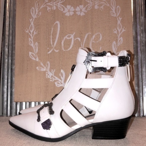NINE WEST BOOTIES 6.5 NWOT - Picture 1 of 9